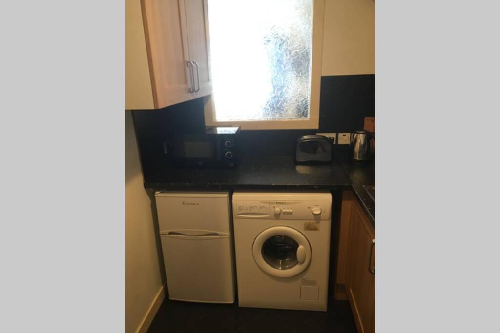 2 Bedroom Flat In Stornoway Town Centre Exteriör bild
