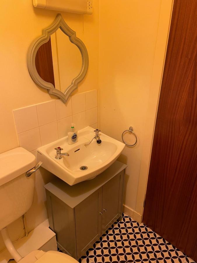 2 Bedroom Flat In Stornoway Town Centre Exteriör bild